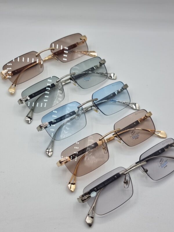 Photochromic  glasses