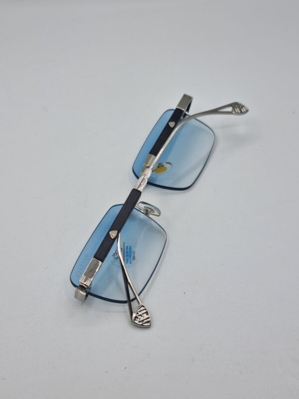Photochromic  glasses