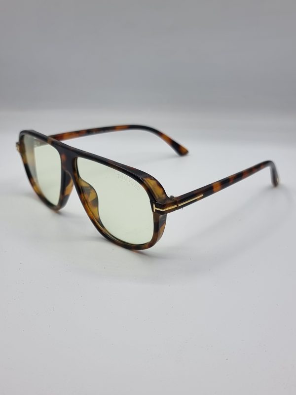 TOM FORD